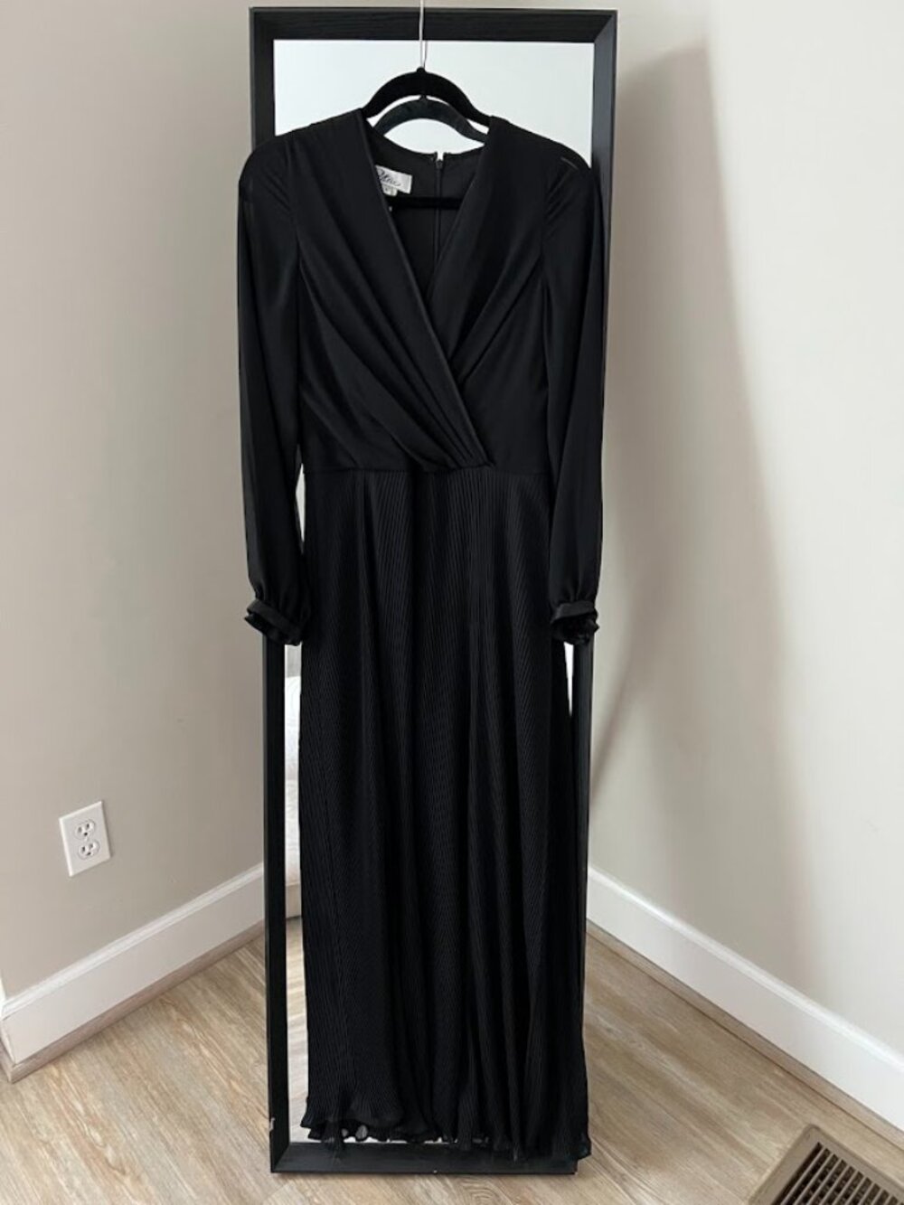 Vintage Patra Elegant Long Sleeve Maxi Dress